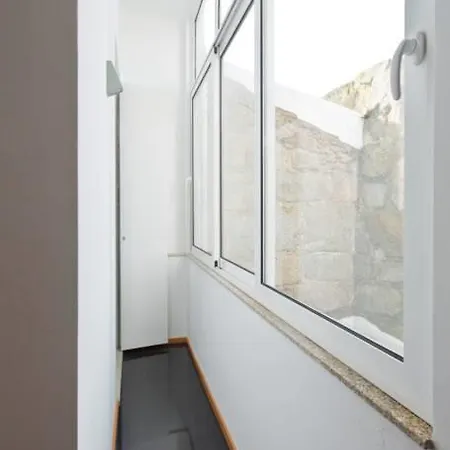 The Concierge - Metro Loft Apartment Porto